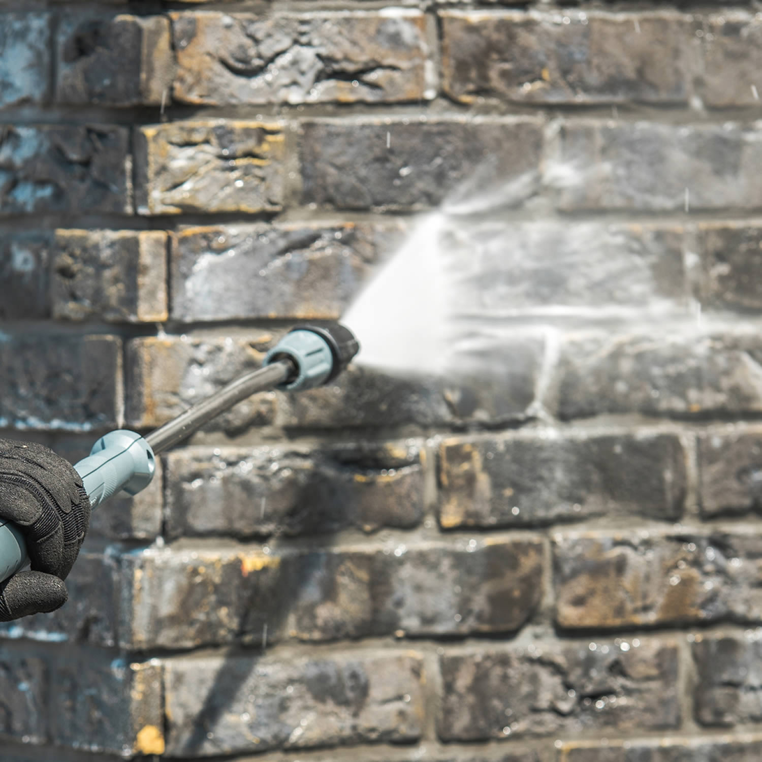 Soft wash house washing service for residential homes in Apex NC